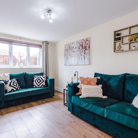 Charming 3-Bed Cottage In Chester, Ideal For Families & Workers, Free Parking - Sleeps 7 Exteriör bild