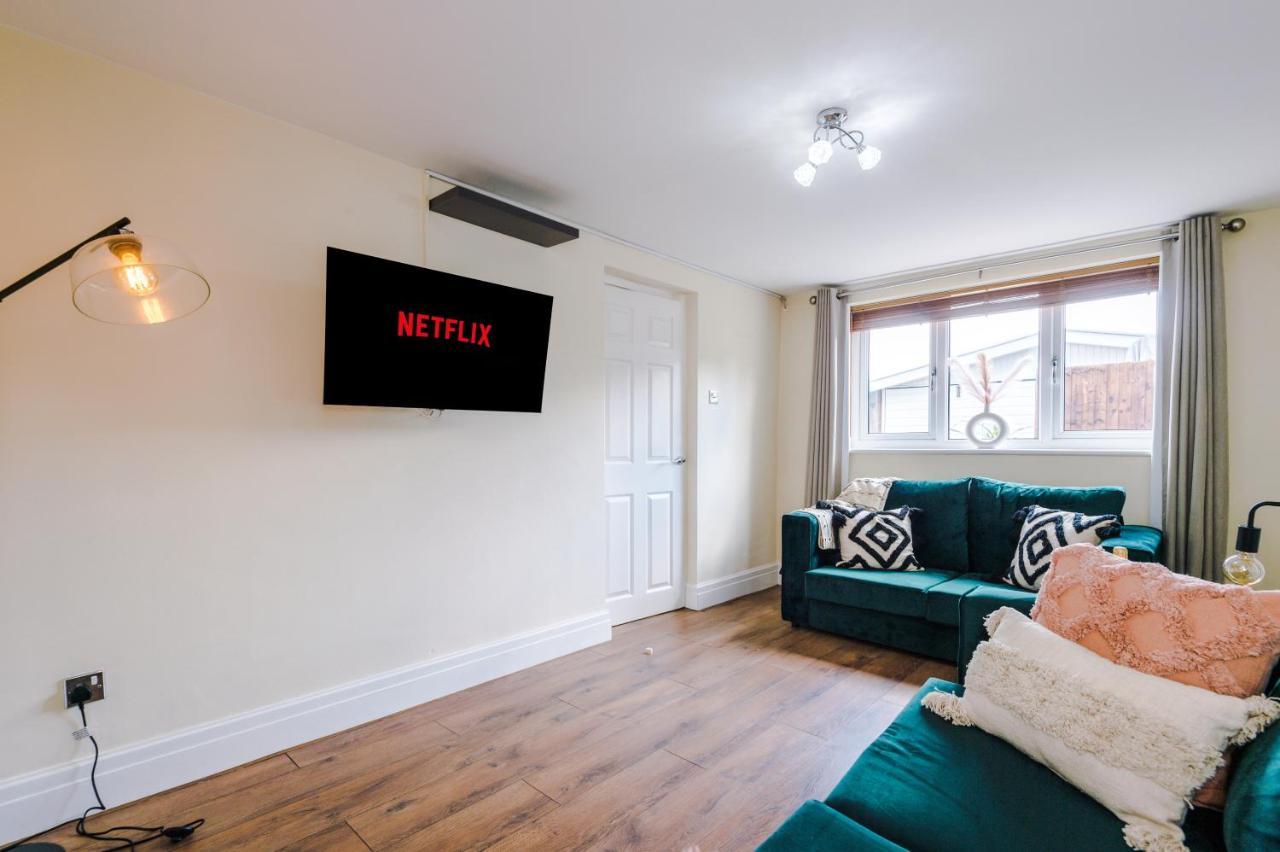 Charming 3-Bed Cottage In Chester, Ideal For Families & Workers, Free Parking - Sleeps 7 Exteriör bild