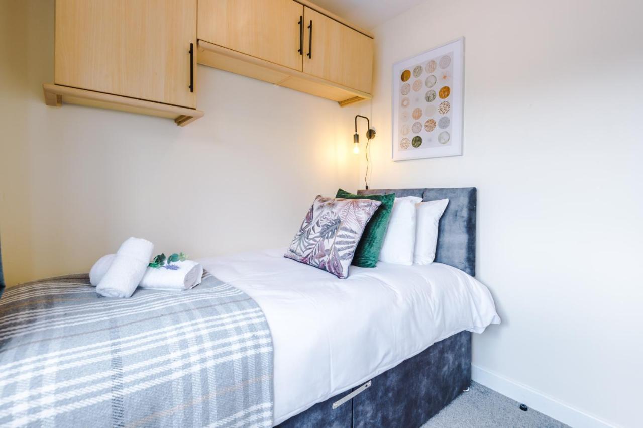 Charming 3-Bed Cottage In Chester, Ideal For Families & Workers, Free Parking - Sleeps 7 Exteriör bild