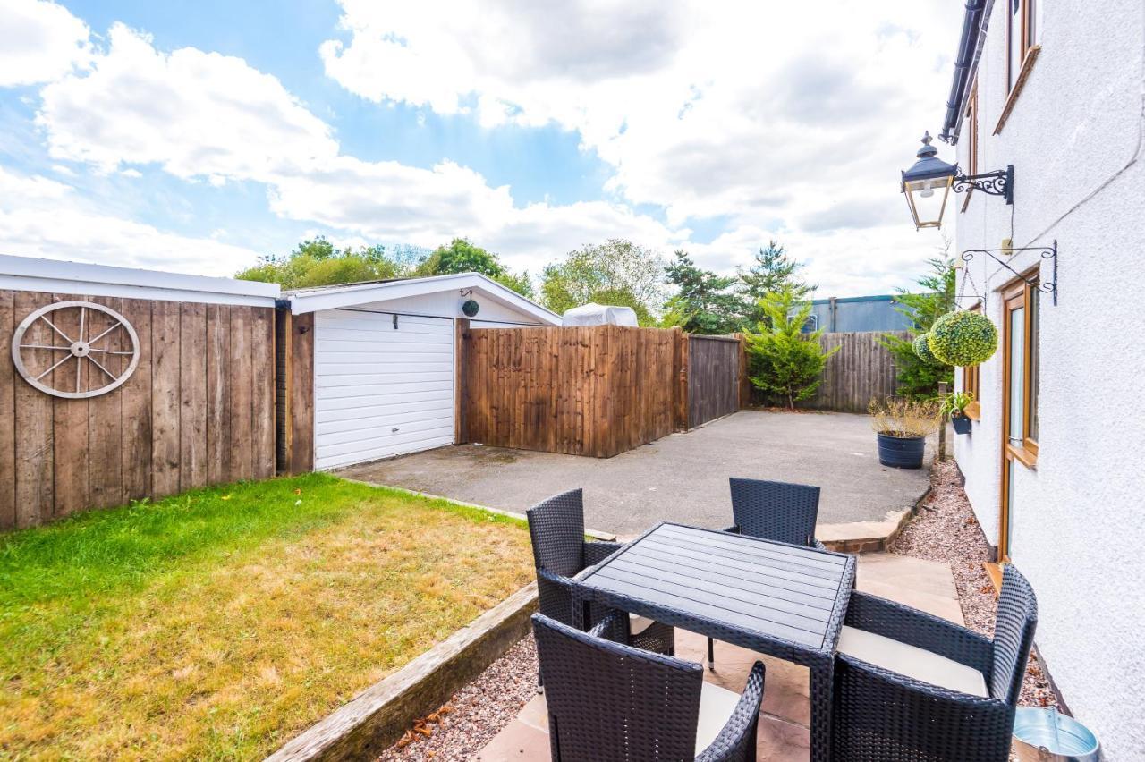 Charming 3-Bed Cottage In Chester, Ideal For Families & Workers, Free Parking - Sleeps 7 Exteriör bild