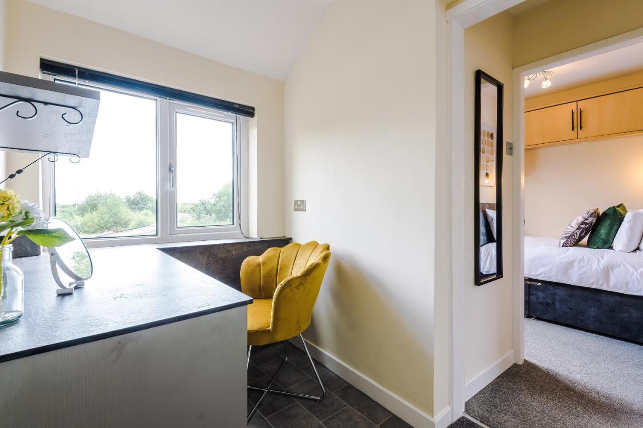 Charming 3-Bed Cottage In Chester, Ideal For Families & Workers, Free Parking - Sleeps 7 Exteriör bild
