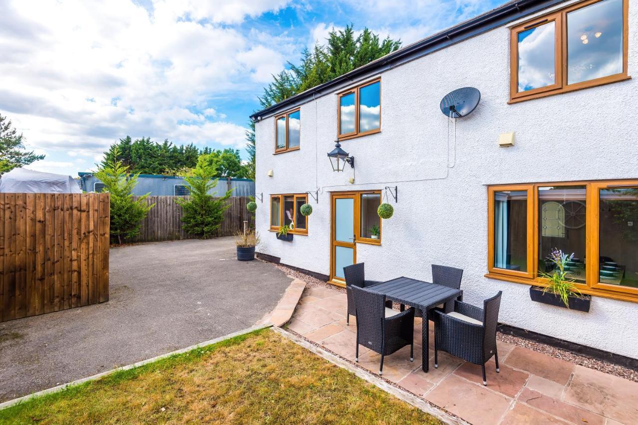 Charming 3-Bed Cottage In Chester, Ideal For Families & Workers, Free Parking - Sleeps 7 Exteriör bild