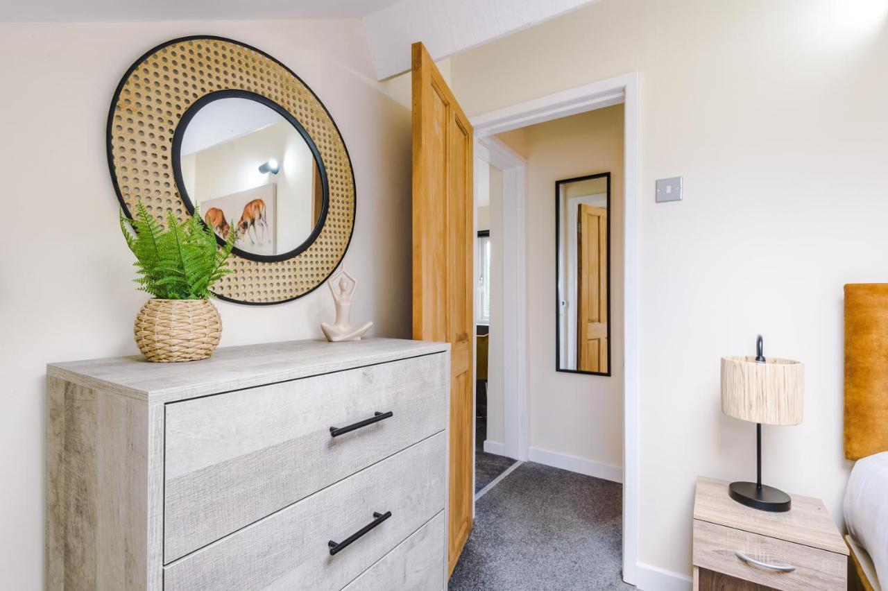 Charming 3-Bed Cottage In Chester, Ideal For Families & Workers, Free Parking - Sleeps 7 Exteriör bild